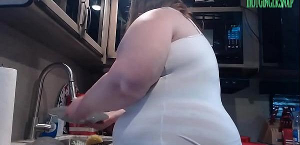  HotGingersnap washing dishes on clip4sale